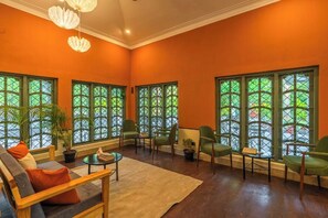 32–tuumainen taulutelevisio, jossa digitaalikanavat