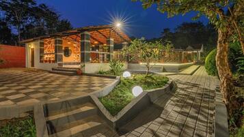 Pintu masuk hartanah