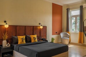 Deluxe Double Room with Balcony and Garden View