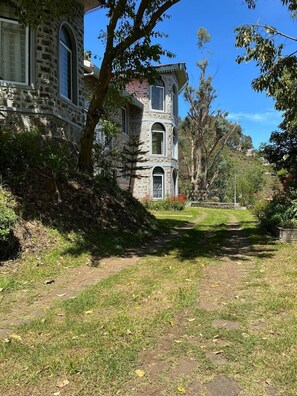 Front of property - Whispering Palms Kodaikanal (Kodaikanal)