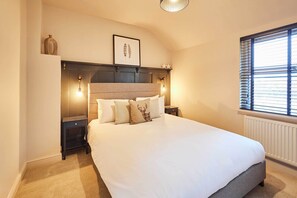2 bedrooms, iron/ironing board, WiFi, bed sheets - Host & Stay | Daisy Cottage (Masham)