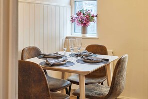 Dining - Host & Stay | Daisy Cottage (Masham)