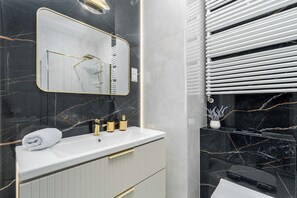 클래식 아파트, 발코니 | 욕실