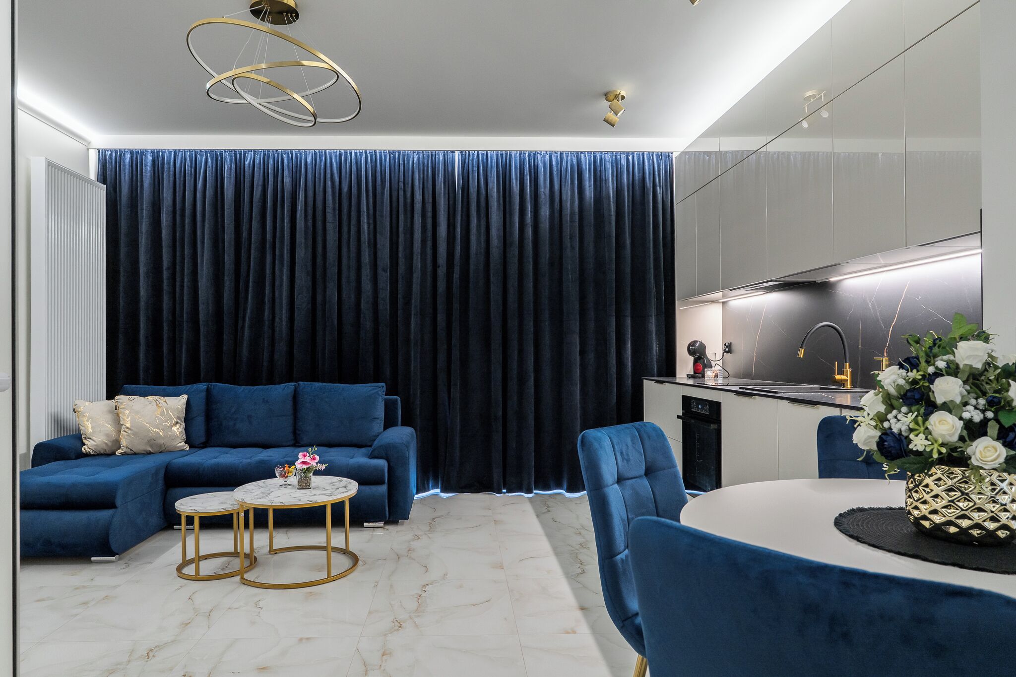 Classic Apartment, Balcony | Living area