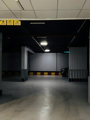 Free self-parking - zahrat al bahia serviced apartments (Nejran)