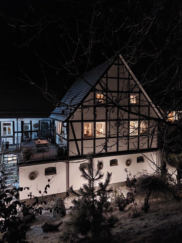 المنشأة من الخارج