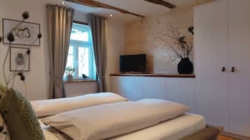 3 makuuhuonetta, silitysrauta/-lauta, Wi-Fi, vuodevaatteet