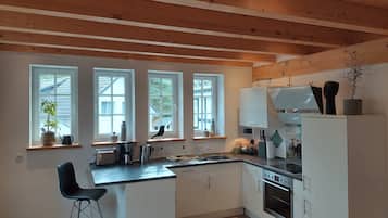 Fridge, microwave, oven, stovetop