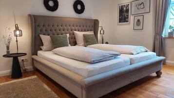 3 dormitoris, planxa i posts de planxar, wifi i roba de llit