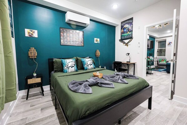 مكتب ومكواة/لوح كي وواي فاي مجانًا وملاءات أسرّة