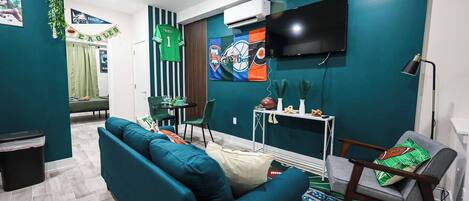 Televisión, oficina