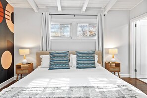 3 habitaciones, tabla de planchar con plancha y cuna de viaje 