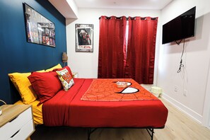 Desk, iron/ironing board, free WiFi, bed sheets - Superhero Stay Marvel Fan Paradise. (Philadelphia)