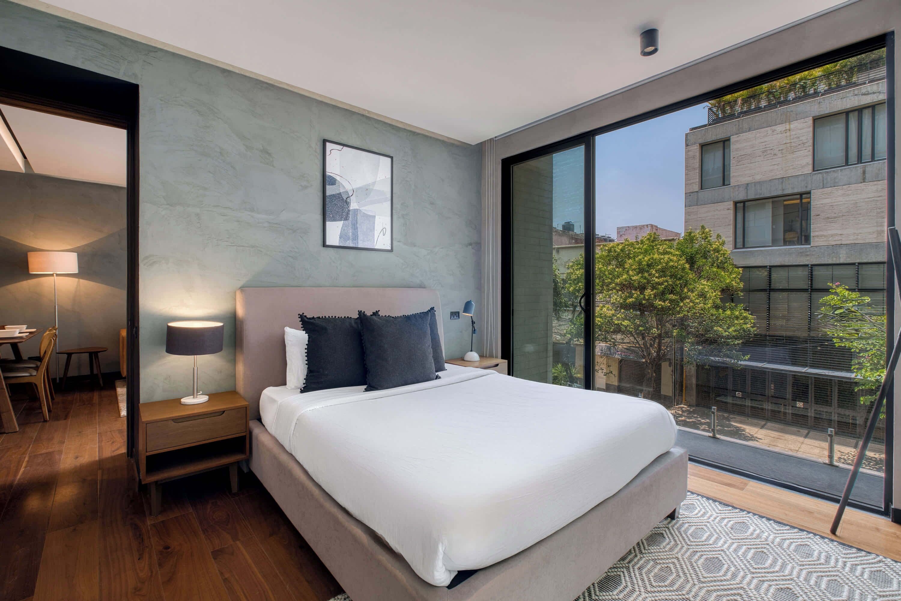 2 عدّة غرف نوم وبديكورات فريدة لكل غرفة وطراز فريد لكل وحدة