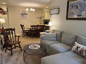 TV, fireplace, DVD player - Three Bedroom Multi Level Condo #315 (Lincoln)
