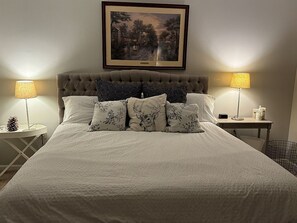 3 bedrooms, iron/ironing board, Internet, bed sheets - Three Bedroom Multi Level Condo #315 (Lincoln)