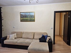 Classic Apartment, Balcony, Courtyard View | Living area