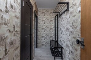 Classic Apartment, Balcony, Courtyard View - Apartment near Komarovsky Market (Minsk)