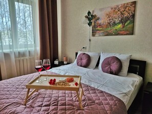 Cortinas blackout, tabla de planchar con plancha y wifi gratis 