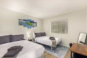 Bügeleisen/Bügelbrett, kostenloses WLAN, Bettwäsche