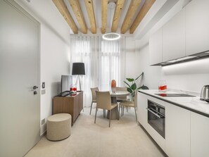 Kühlschrank, Ofen, Wasserkocher, Toaster