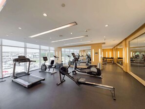 Fitness facility - Free housekeeping visits during your stay - StayShort - 1 Bed in JVC Sleeps 4 with City Views! (Jumeirah Village Circle)