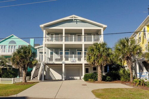 Spacious Home with Private Pool Across from Ocean
