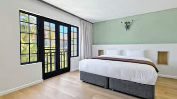 Deluxe Double or Twin Room, Non Smoking, Private Bathroom | Free WiFi