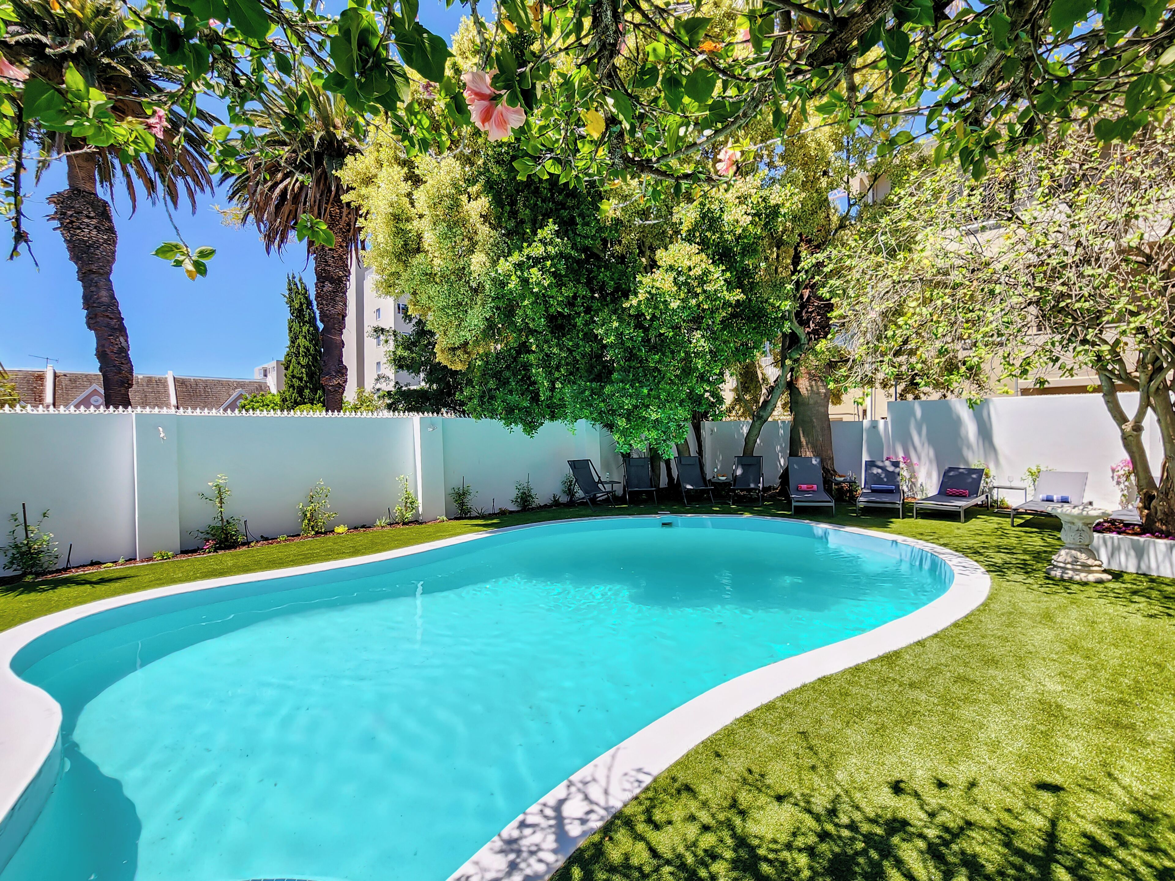 Hồ bơi ngoài trời 