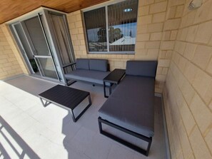 Terrace/patio - Discover Your Dream Oasis in Mandurah! (Mandurah)