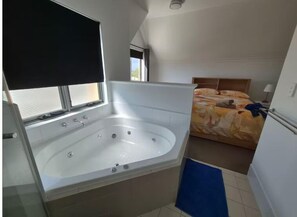 2 bedrooms, free WiFi, bed sheets - Discover Your Dream Oasis in Mandurah! (Mandurah)