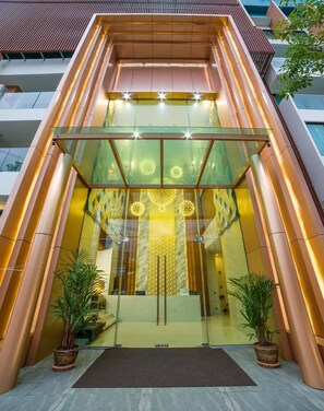 Lägenhet - 2 sovrum - balkong - utsikt mot staden | Boendets ingång