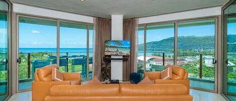 Kondominium, 2 kamar tidur, balkon, pemandangan kota | Ruang keluarga | Buku