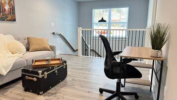 House, 4 Bedrooms, Balcony | Interior