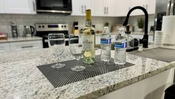 House, 4 Bedrooms, Balcony | Private kitchen