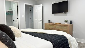 House, 4 Bedrooms, Balcony | 4 bedrooms - Snellville Retreat - Modern 4 Bedroom Home Sleeps 10 (Snellville)