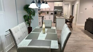 House, 4 Bedrooms, Balcony | Dining room