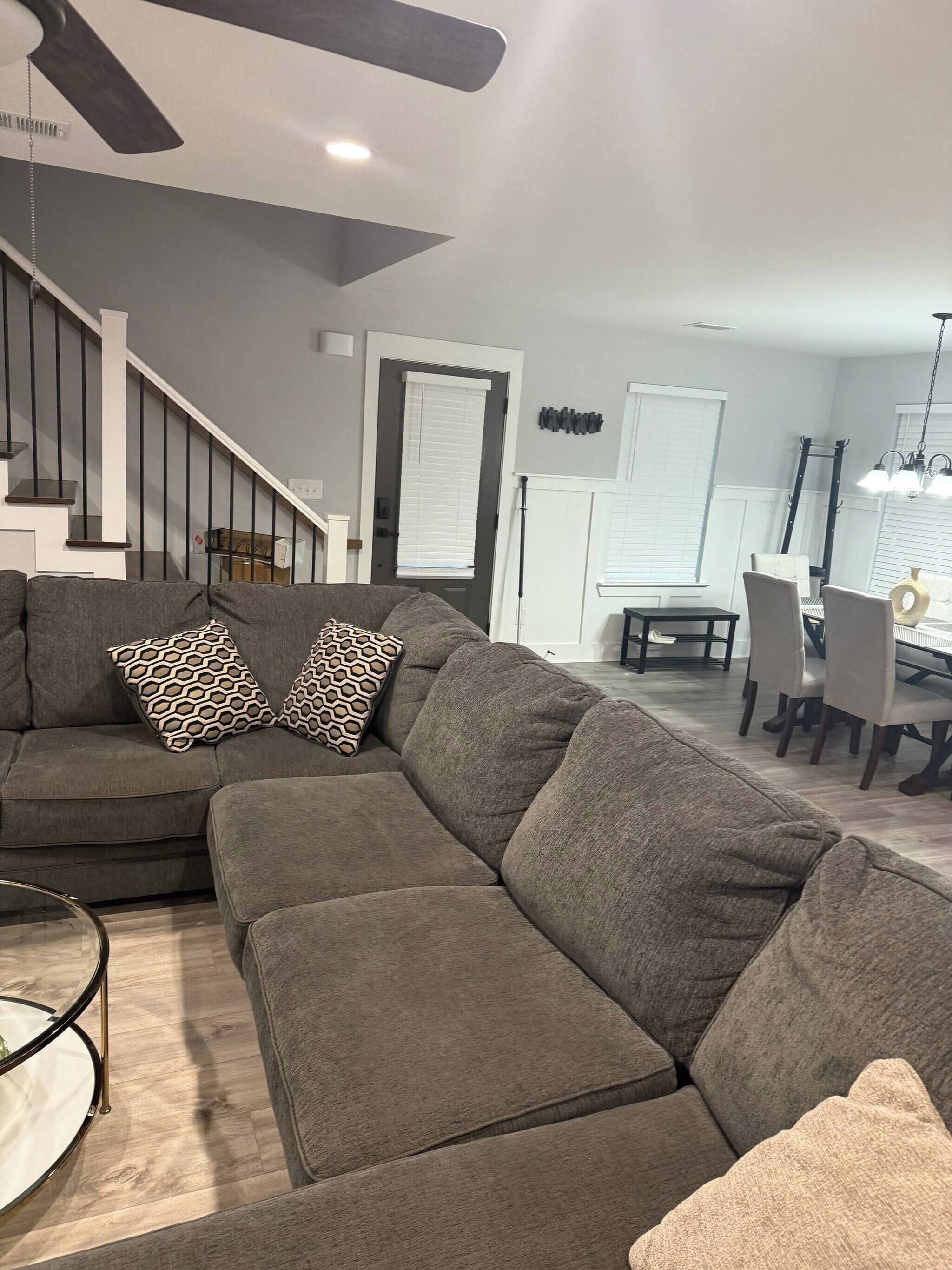 Rumah, 4 kamar tidur, balkon | Ruang keluarga