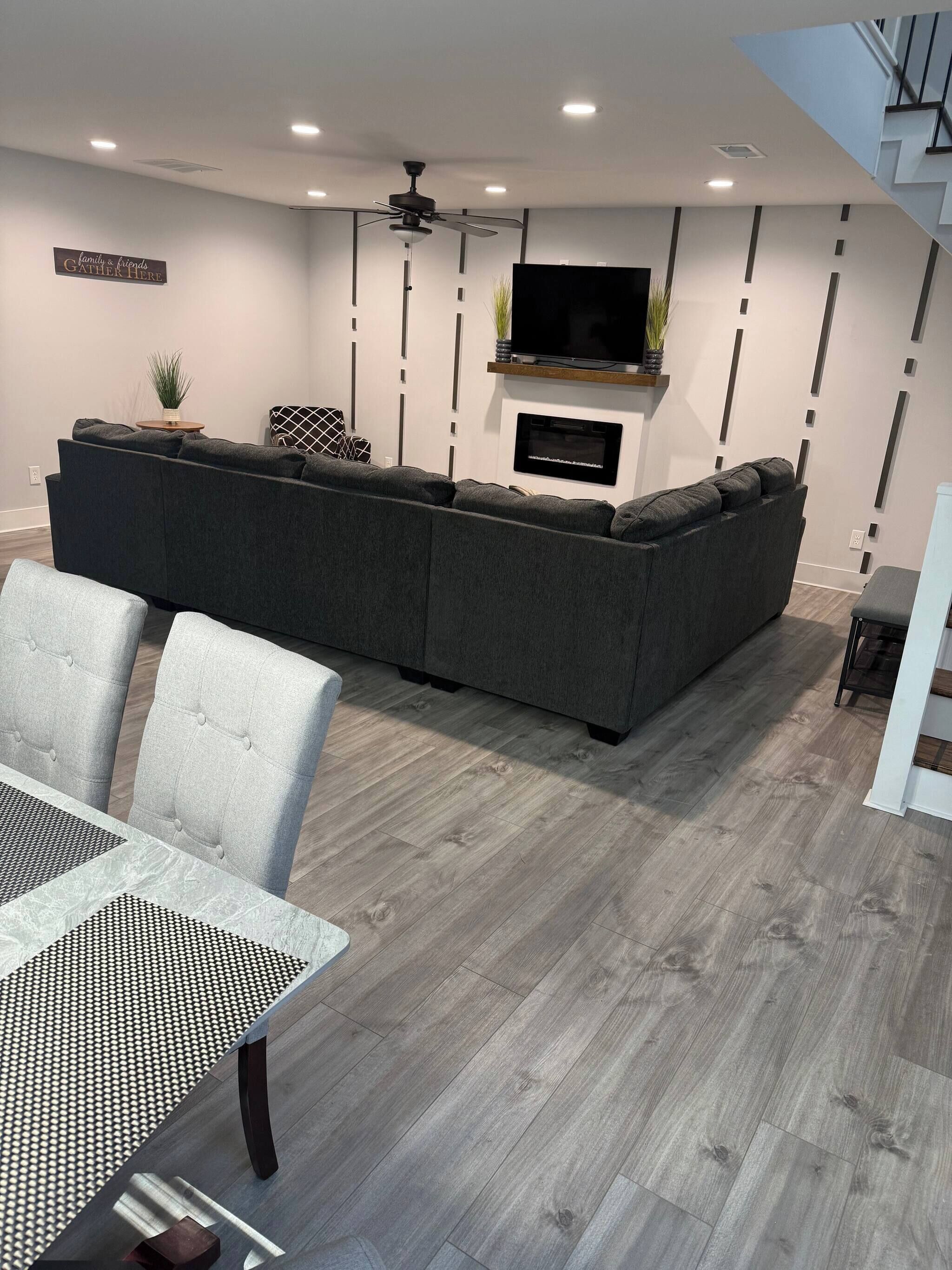 House, 4 Bedrooms, Balcony | Living area