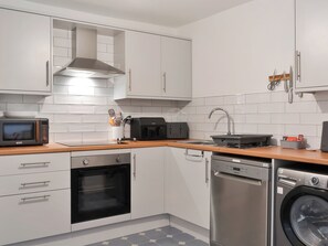 Dishwasher, high chair - 3 bedroom accommodation in Bridlington (Bridlington)