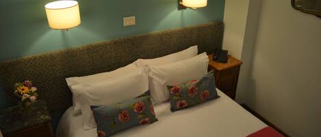 1 slaapkamer, een bureau, reisbedje, gratis wifi