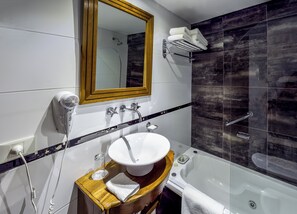 Hair dryer, towels - Standard Double Room (Twin beds) (El Calafate)