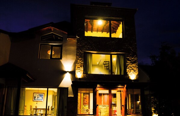 المنشأة من الخارج