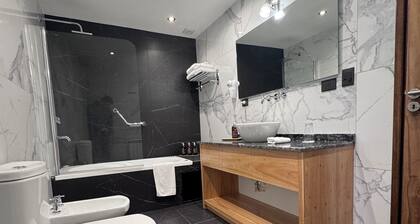 Premium TWEEN SUITE - Deluxe Double room in the heart of the town