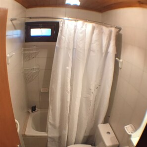 Hair dryer, bidet, towels - Cabaña independiente en pleno centro de El Calafate / Independent Appart In Town (El Calafate)