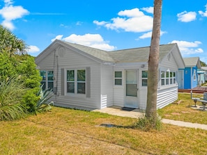 Exterior - Charming Beach Cottage Just Half a Block to the Sand (Panama City Beach)