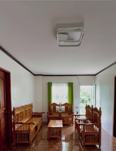 The Meadow View House