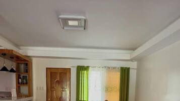 House, 4 Bedrooms, Smoking, Balcony | Dining room