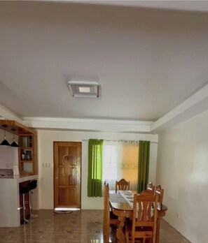 House, 4 Bedrooms, Smoking, Balcony | Dining room