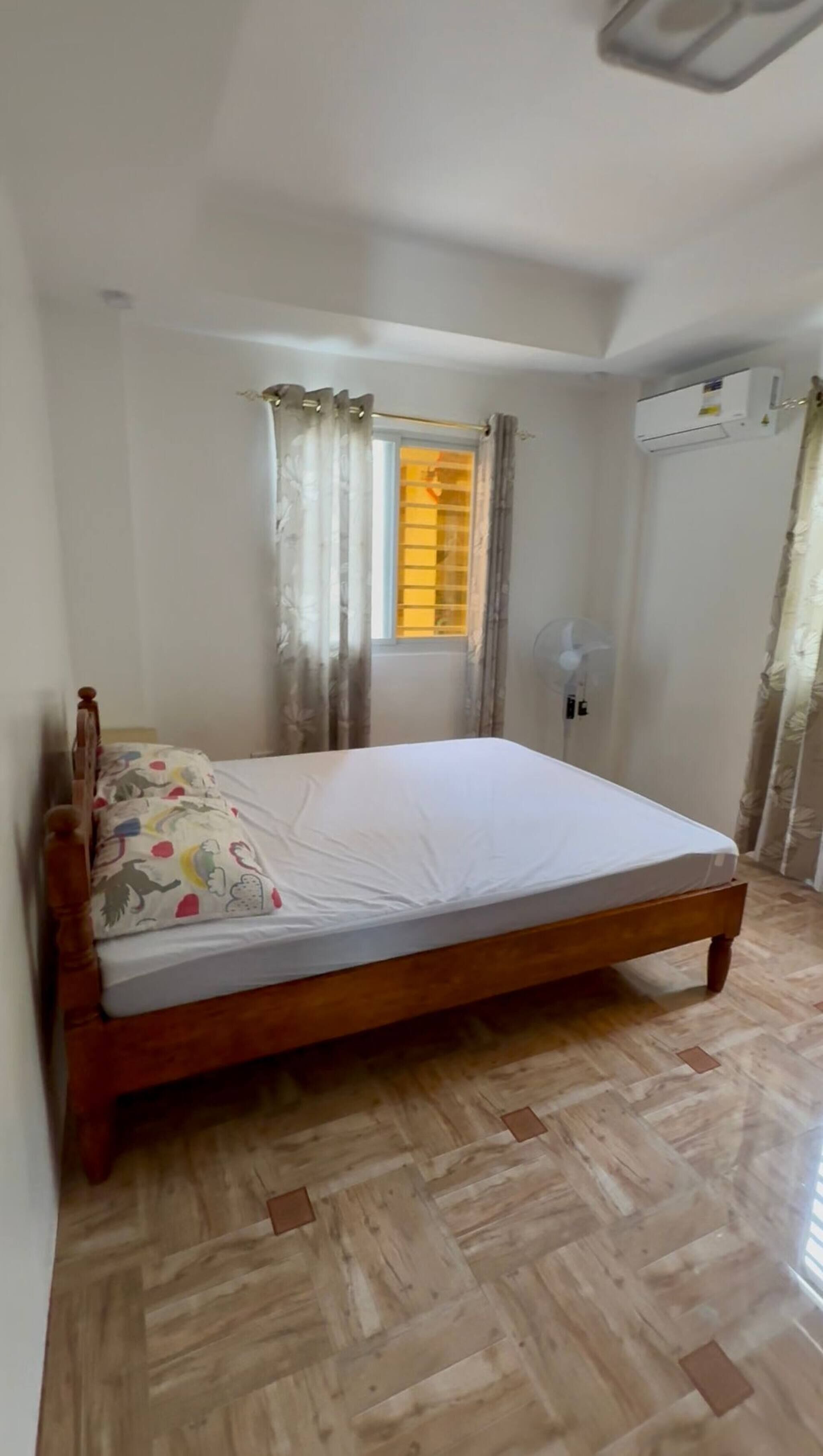 Casa, 4 habitaciones, fumadores, balcón | 4 dormitorios